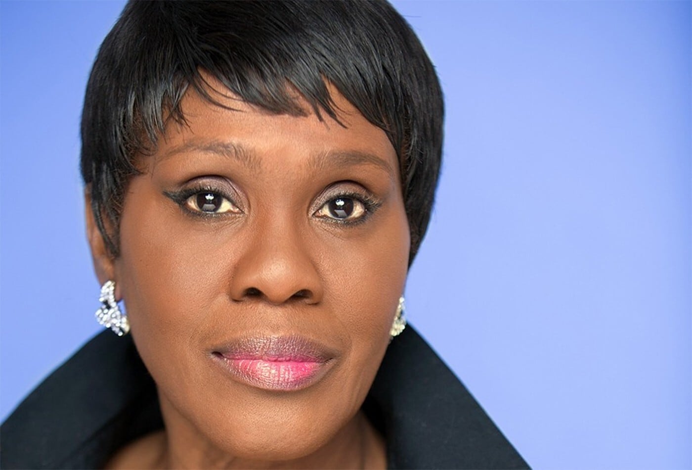 Morre atriz Dee Freeman aos 66 anos; relembre pap&eacute;is marcantes em 'Dexter'  e 'Arquivo X' &ndash; R7 Entretenimento
